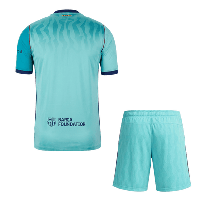 Barcelona kolmas jalkapallosetti 2026/27 – pelipaita ja shortsit takaa