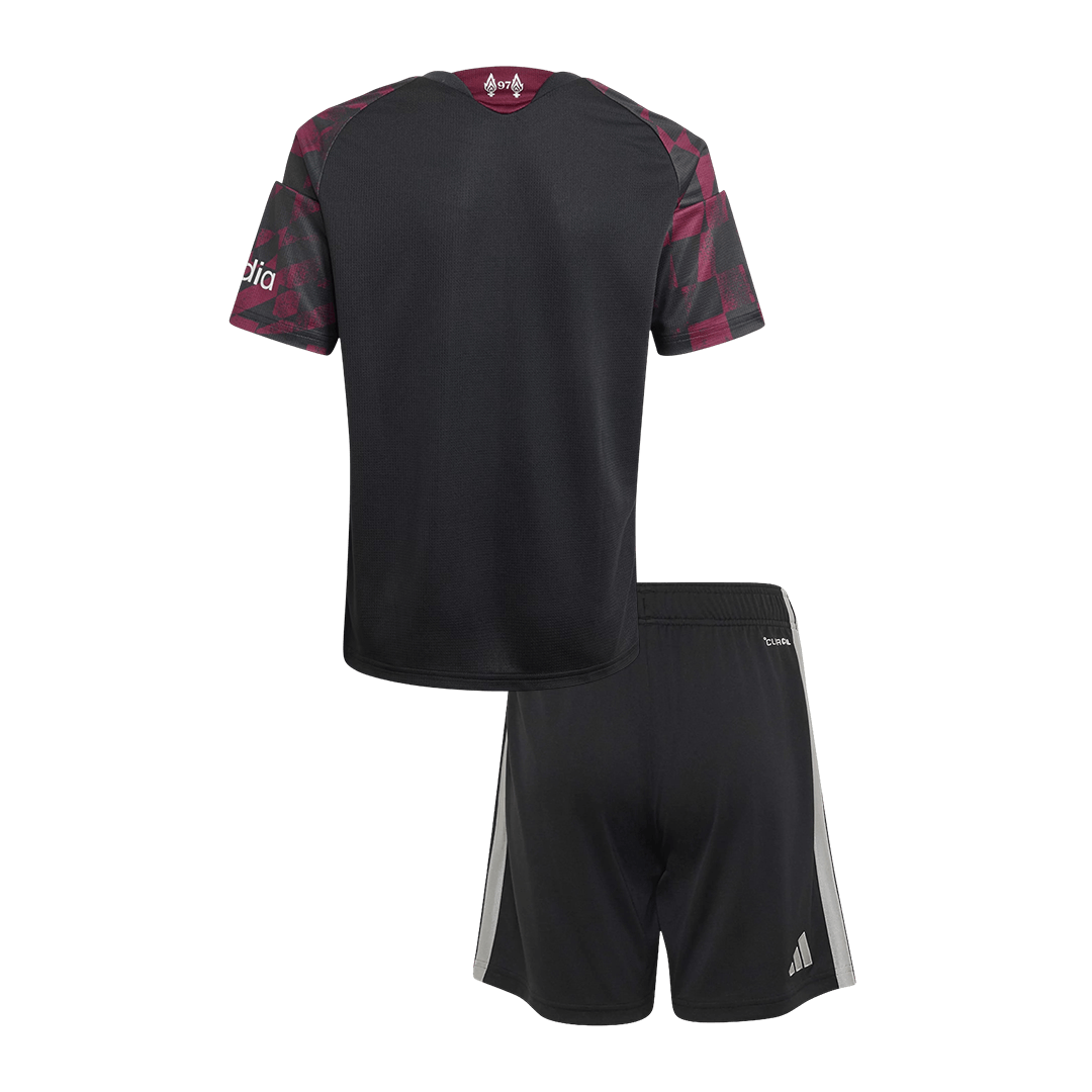 Liverpool Lasten Kolmas jalkapallosetti 2026/27