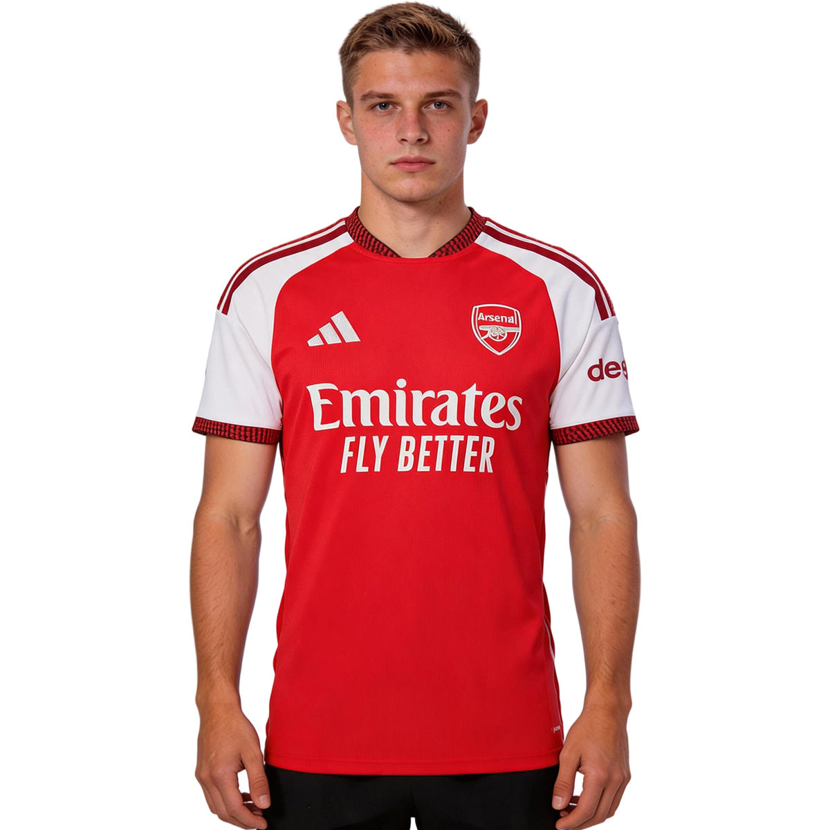 Arsenal kotipeliasu 2026/27 – mallin päällä edestä
