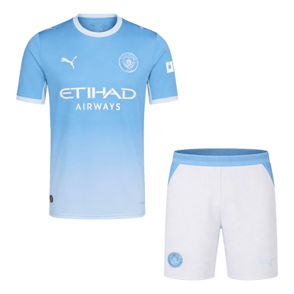 Manchester City kotijalkapallosetti 2026/27 – pelipaita ja shortsit edestä